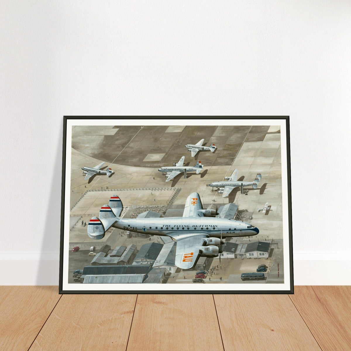 Thijs Postma - Poster - Lockheed L-049 Constellation PH-TAU Low Pass Schiphol 1947 - Metal Frame Poster - Metal Frame TP Aviation Art 