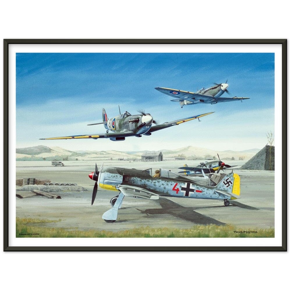 Thijs Postma - Poster - Focke-Wulf Fw 190 With Unexpected Visitors of Spitfires - Metal Frame Poster - Metal Frame TP Aviation Art 60x80 cm / 24x32″ Black 